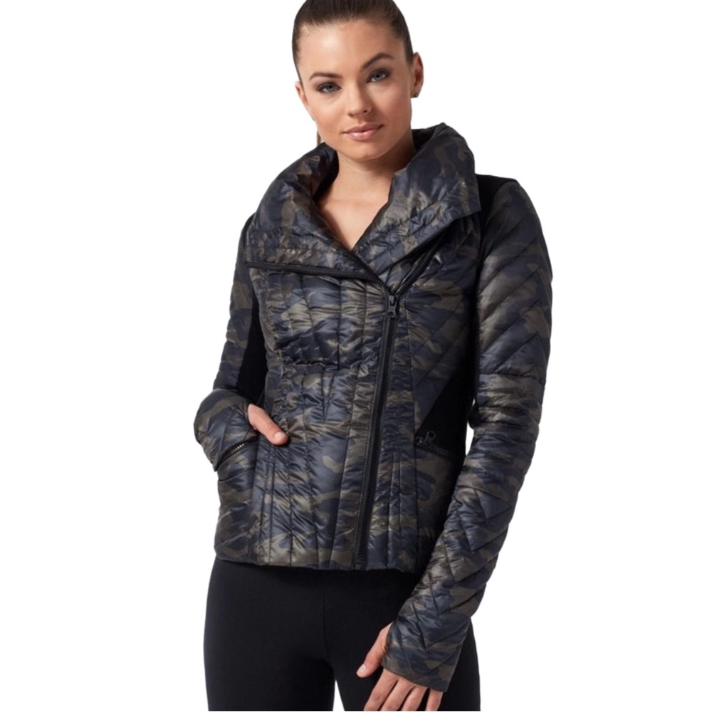 Blanc Noir Camouflage Puffer Jacket Size XS